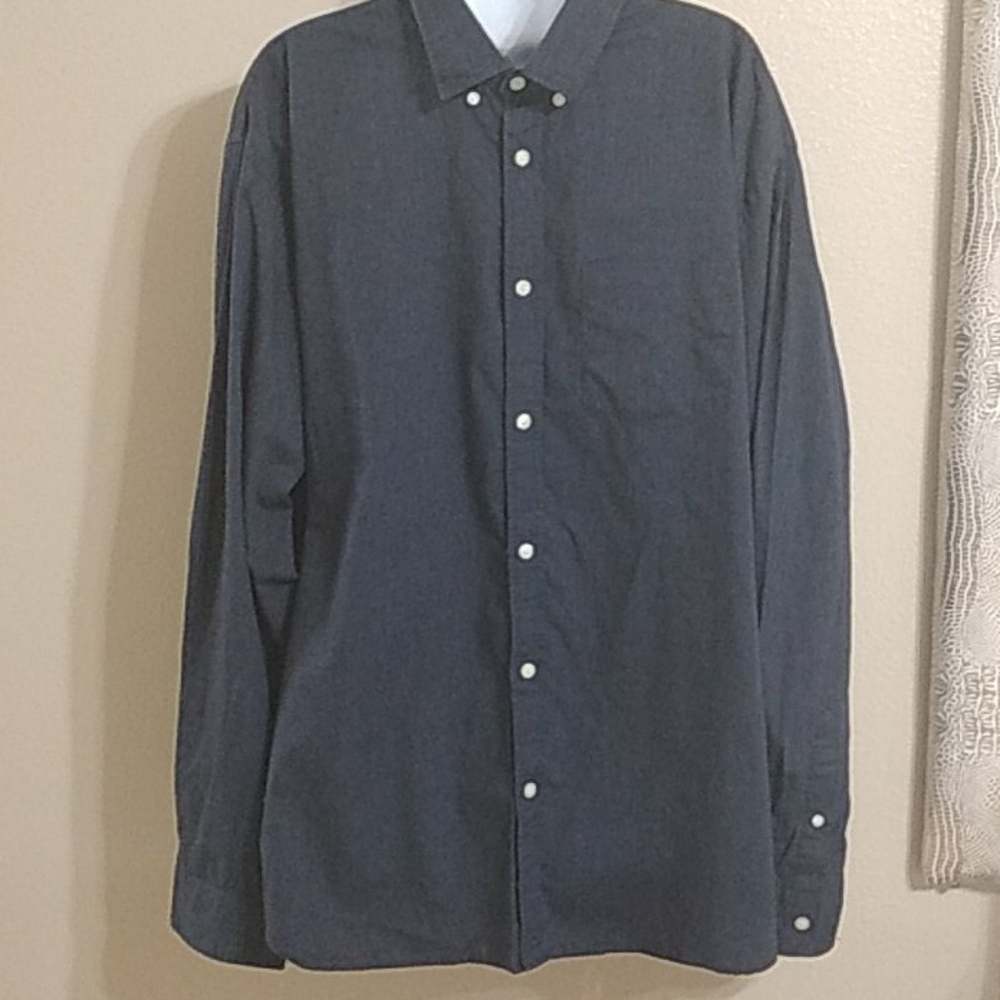 👔3/$15 Old Navy Blue Button Down